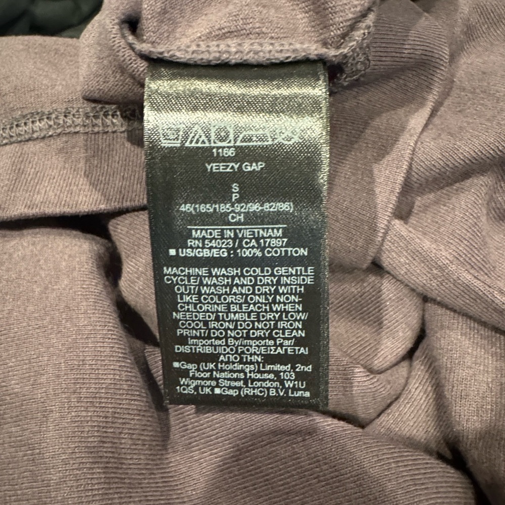 Men's Gap Yeezy Casual purple T-Shirt with black bird on back - Picture 4 of 5